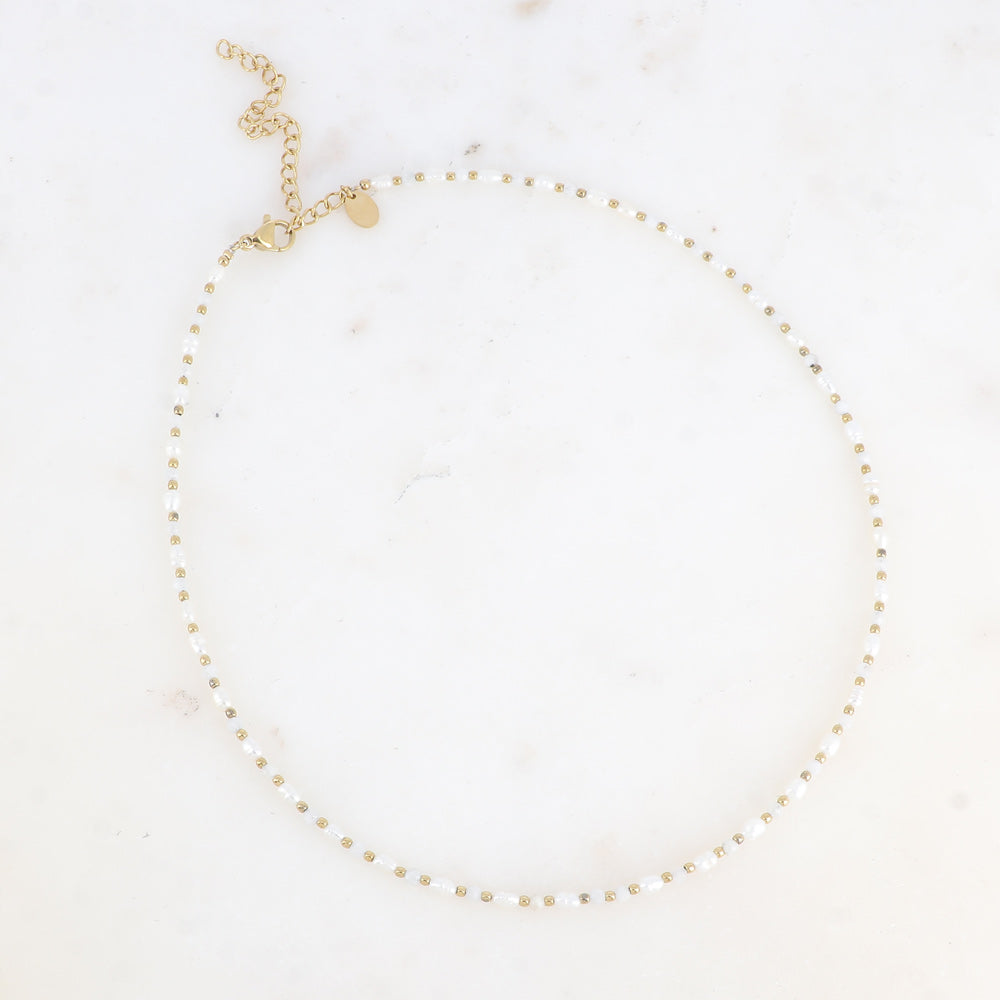 Collier Alana ras-de-cou, perles d'eau douce et pierres naturelles