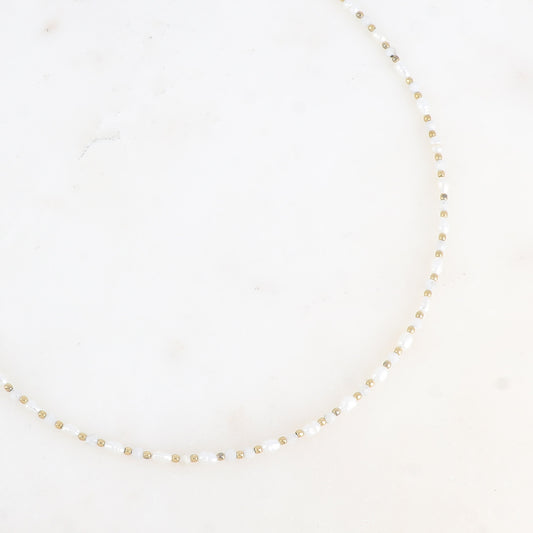 Collier Alana ras-de-cou, perles d'eau douce et pierres naturelles